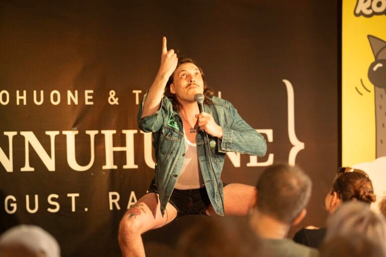 Komediafestarin esityspaikat 2026